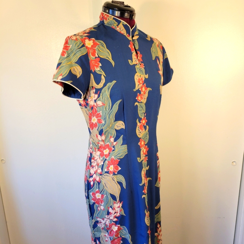 Tiki/Polynesian flower dress - Picture 3 of 17
